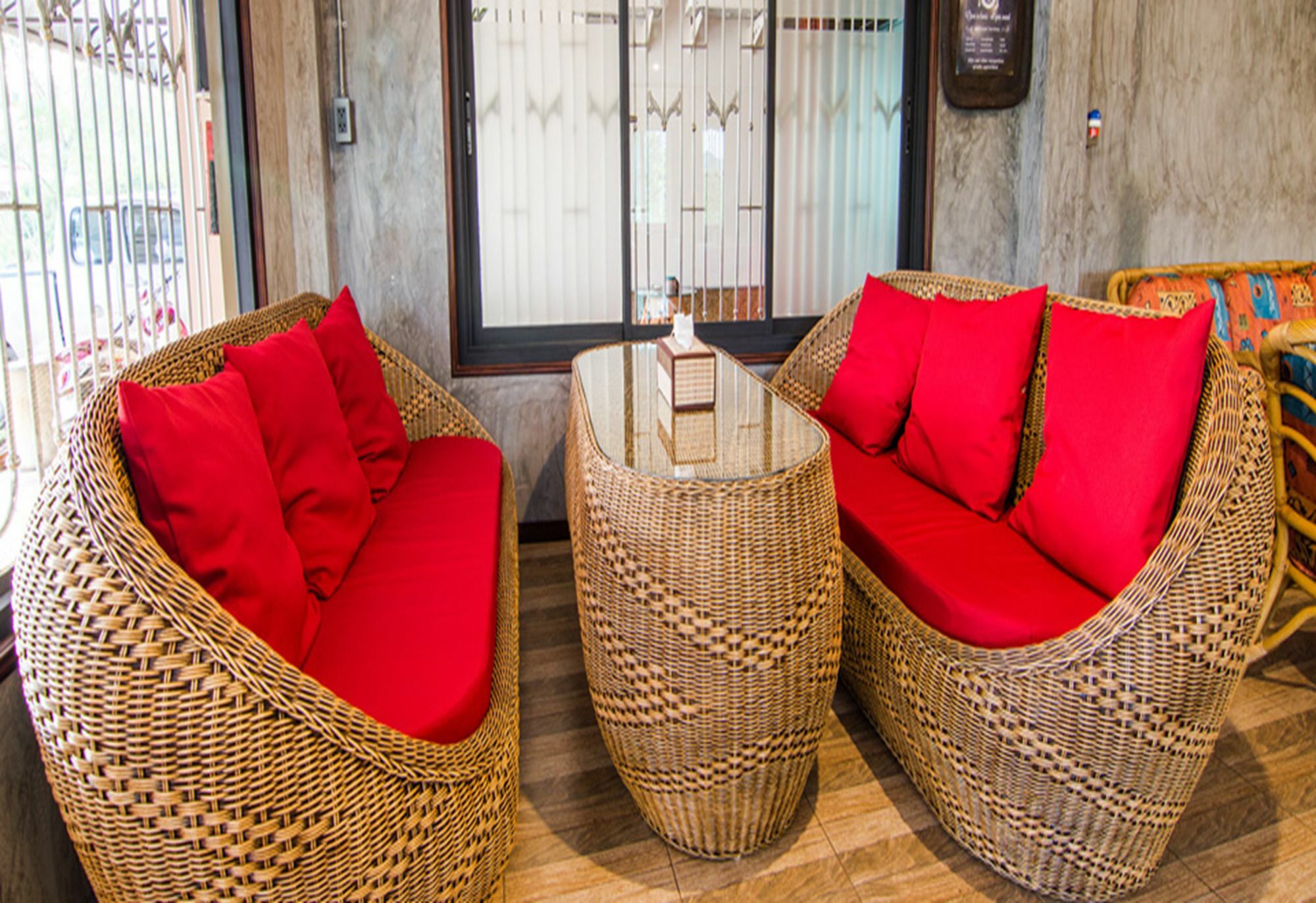 The Gallery Guest House Удон Тани Екстериор снимка